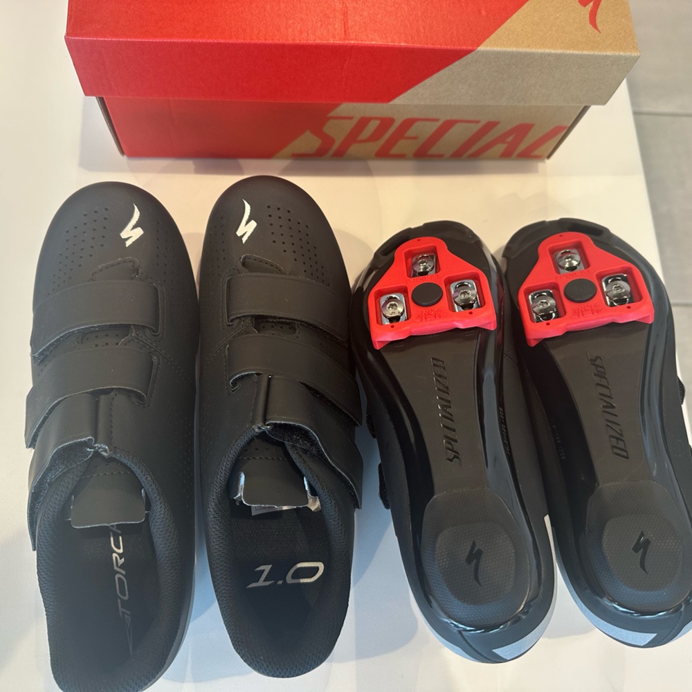 Specialized Torch 1.0 unisex Black Cycling Shoes 
New in box 
Cyclebar